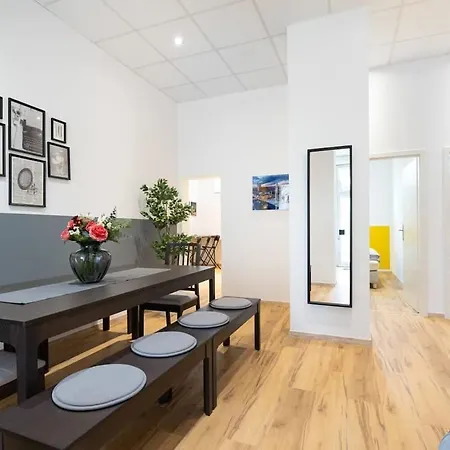 Big Near Rotkreuzplatz With 3 Bedroom For 12 Pax Apartment Munich