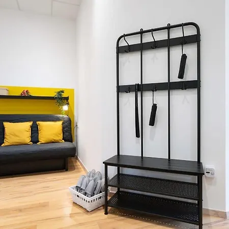 Apartment Big Near Rotkreuzplatz With 3 Bedroom For 12 Pax Munich