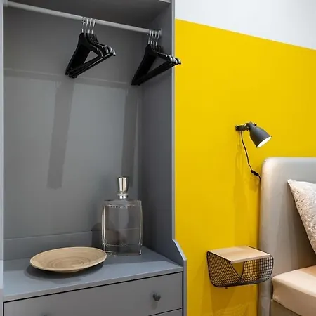 Big Near Rotkreuzplatz With 3 Bedroom For 12 Pax *
