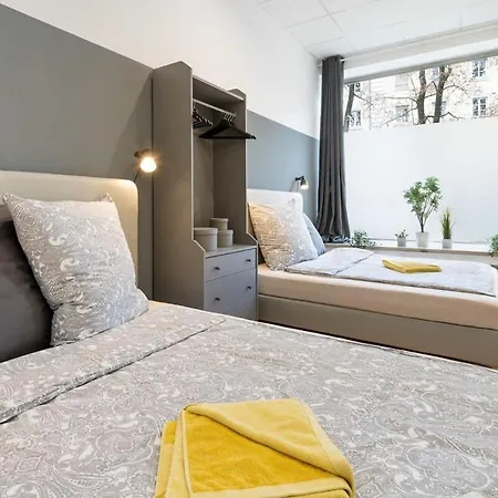 Big Near Rotkreuzplatz With 3 Bedroom For 12 Pax Apartment *