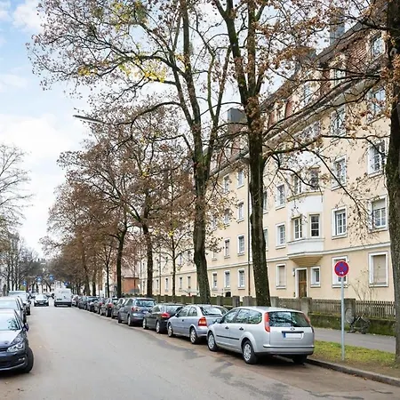 Big Near Rotkreuzplatz With 3 Bedroom For 12 Pax * Munich