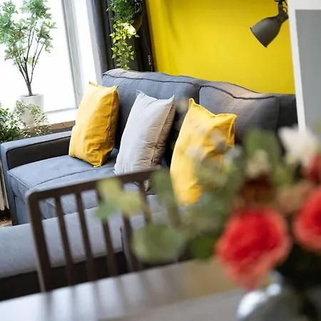 Apartment Big Near Rotkreuzplatz With 3 Bedroom For 12 Pax Munich