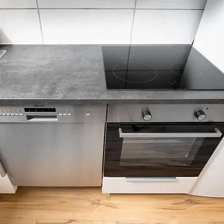 Big Near Rotkreuzplatz With 3 Bedroom For 12 Pax Apartman